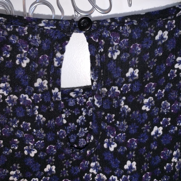 Open shoulder blouse - Picture 6 of 7